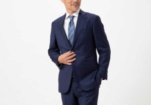 スーツスタイルでの正しいスマホの持ち運び方 Ginza Sakaeya Blog