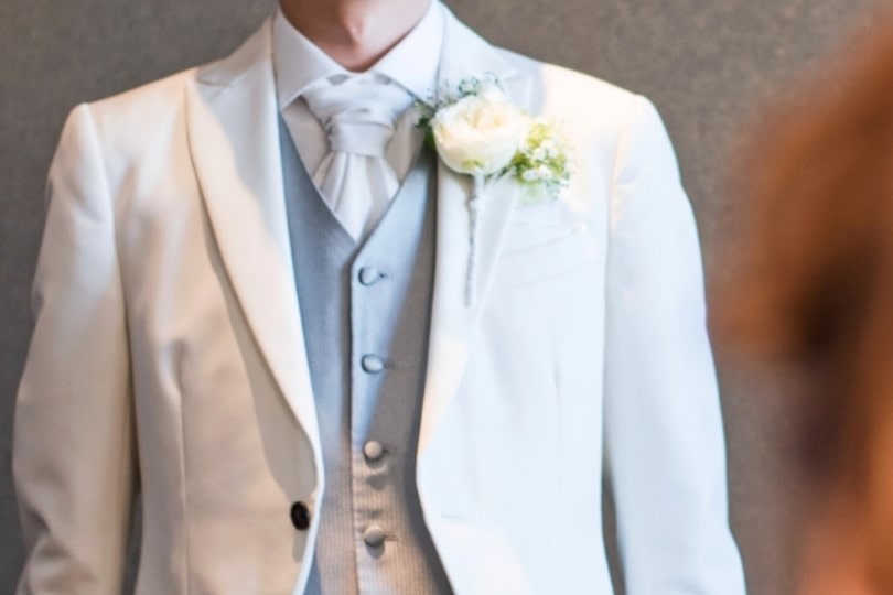 タキシードを結婚式で着るための「ルール」と「着こなし」を解説