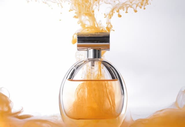素敵な香りの香水も飲食店では迷惑なマナー違反になりかねない